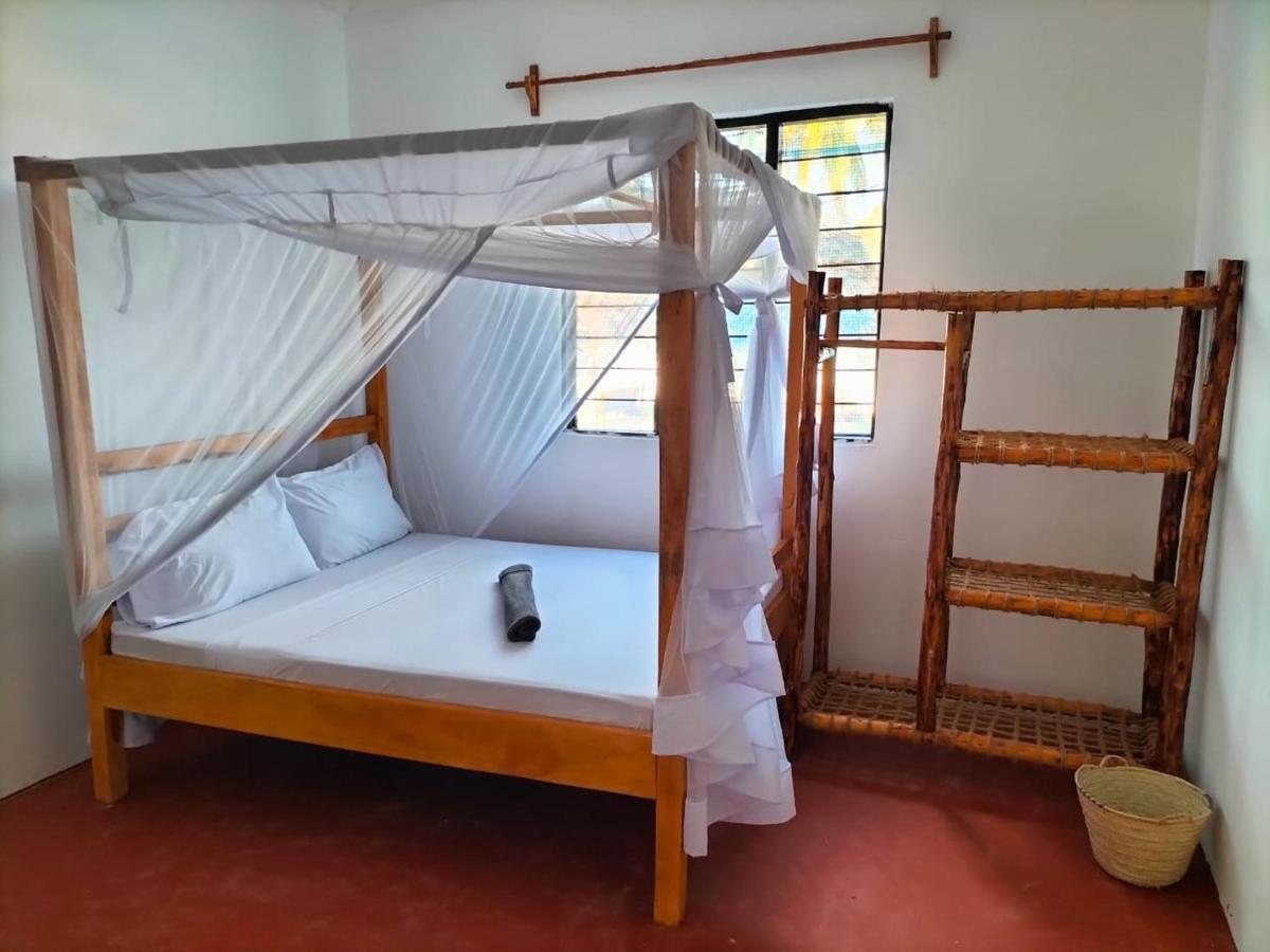 Mambo Leo Hostel Падже Екстер'єр фото
