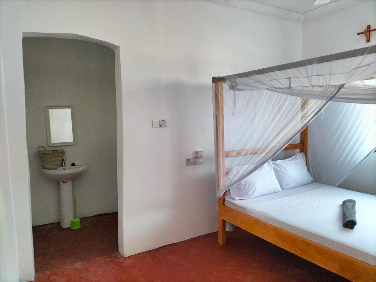 Mambo Leo Hostel Падже Екстер'єр фото