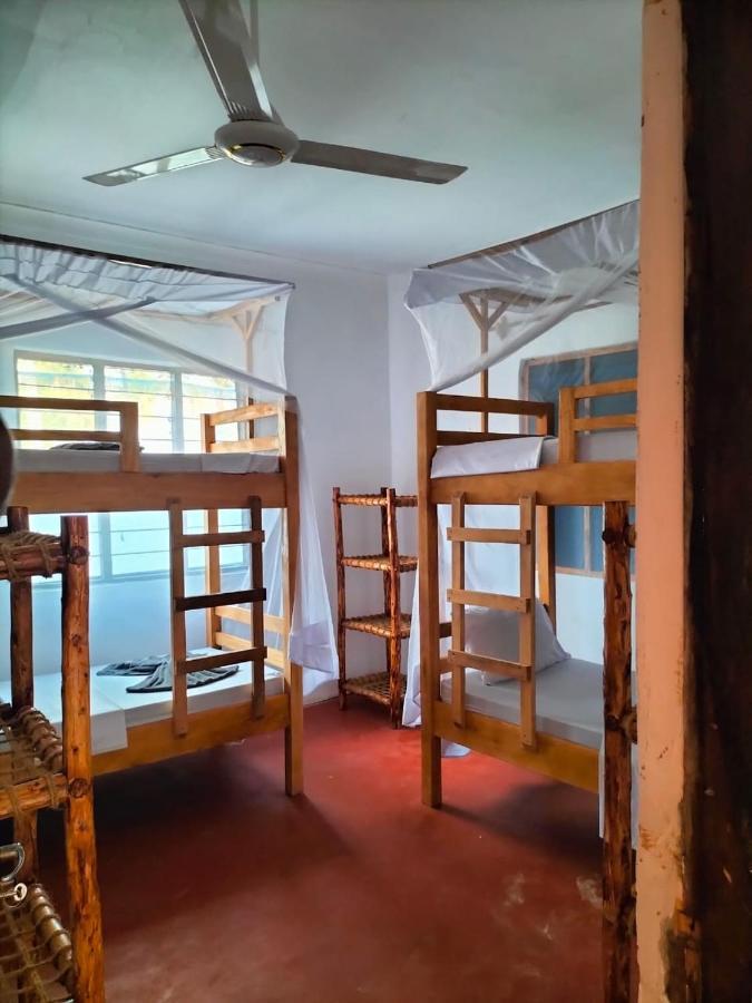 Mambo Leo Hostel Падже Екстер'єр фото