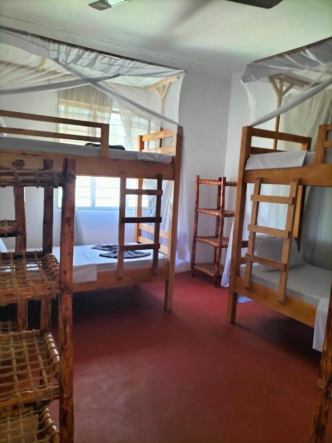 Mambo Leo Hostel Падже Екстер'єр фото
