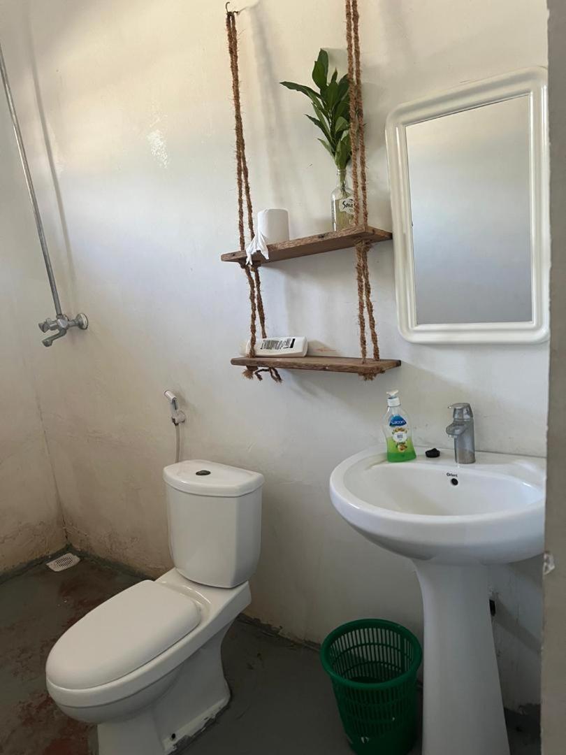 Mambo Leo Hostel Падже Екстер'єр фото